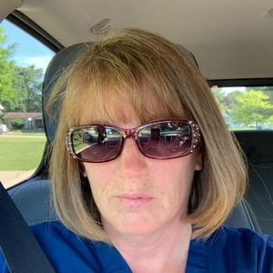 Meet your Posher, Lora